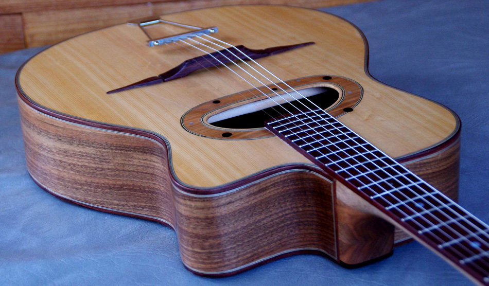 Photo annonce Guitare Jazz Manouche grande bouche de luthier