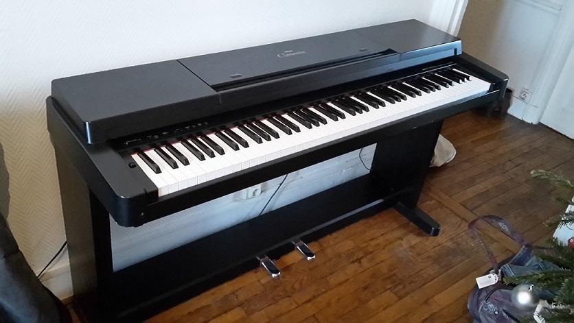 Photo annonce Yamaha Clavinova CLP 360 Piano meuble
