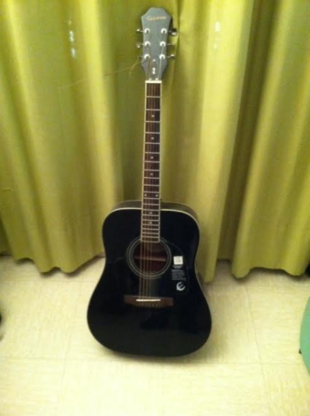 Photo : Epiphone   Folk  DR 100