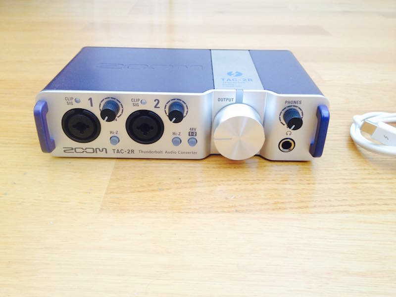 Photo : Zoom    TAC     2R Thunderbolt