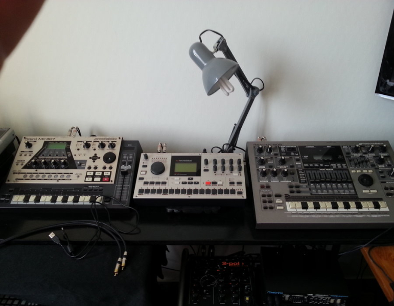 Photo : Roland    MC    307 + 505
