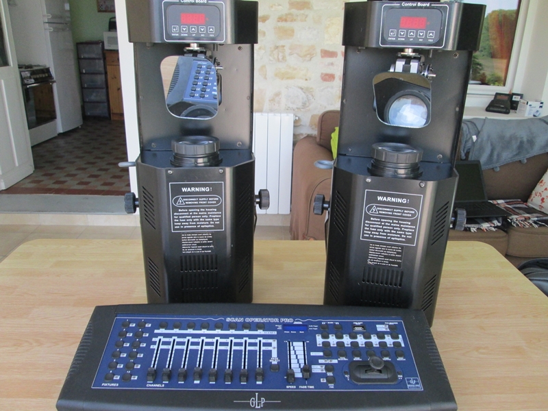 Photo : SCANNER         SQUALE SM6 la paire + COMMANDE DMX
