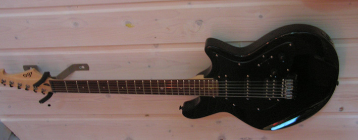 Photo : LAG      Jet     66 reglee par luthier