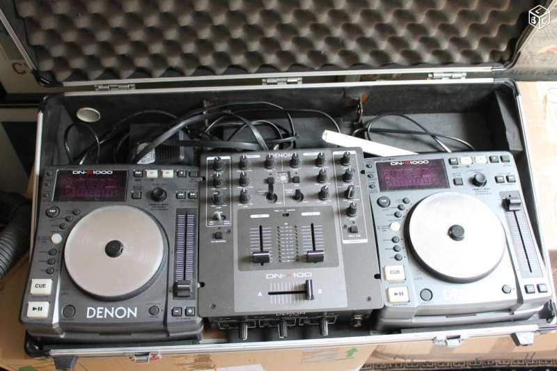 Photo : Denon     DN    S1000 x2 + table DN X100