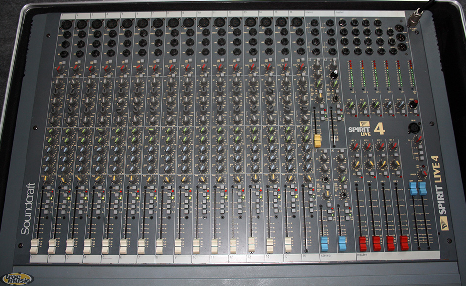 Photo : Soundcraft       LIVE 4 16x4x2 en flight