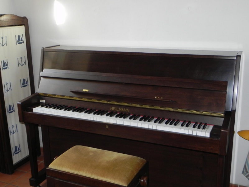 Photo : PIANO   DROIT   HEILMANN 108 d ETUDE