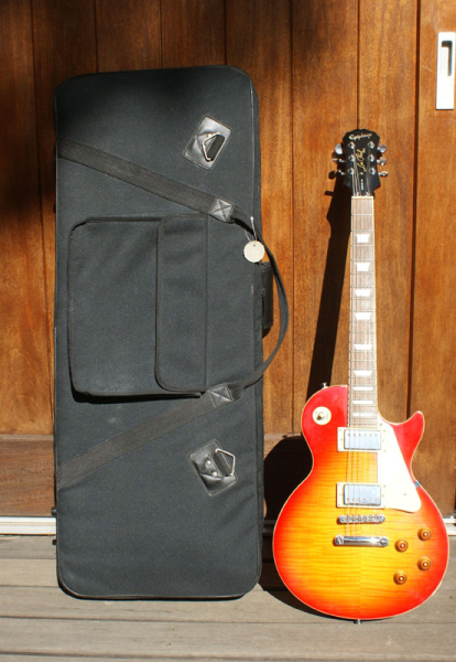 Photo : Epiphone Les Paul by Gibson avec Softcase