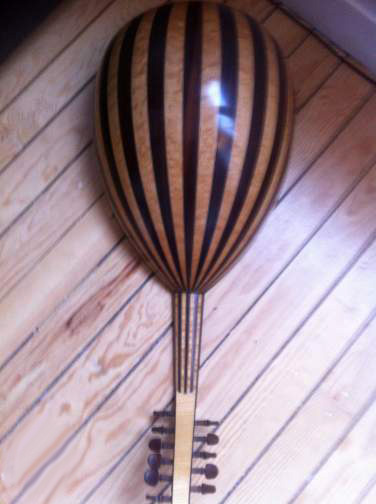 Photo : Oud    Turque    luthier Ali Nisardi