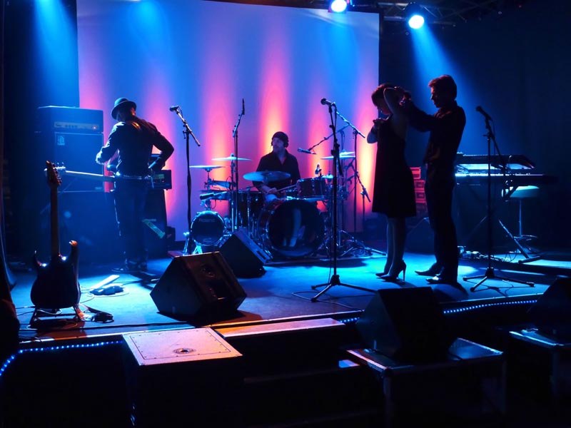 Photo : Les Sixmachines recherche chanteurs et chanteuses