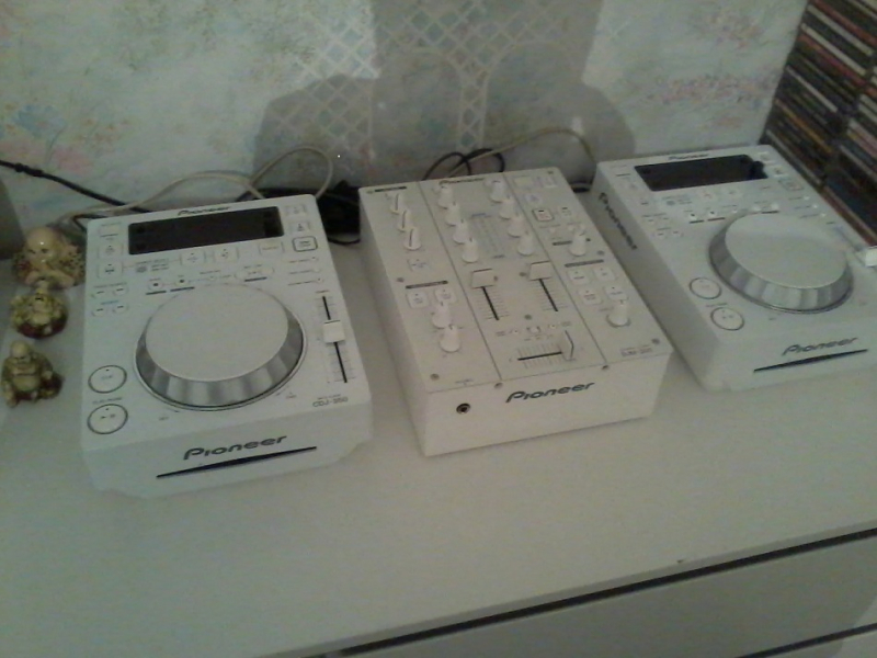 Photo : Pioneer    CDJ   et DJM 350W