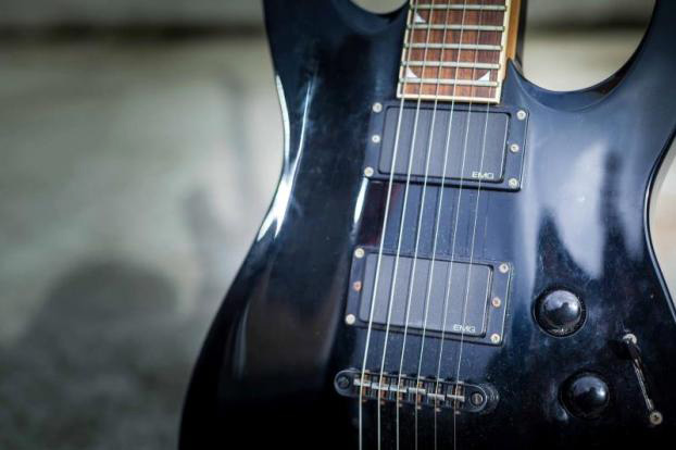 Photo : Jackson        DKMGT Dinky Black