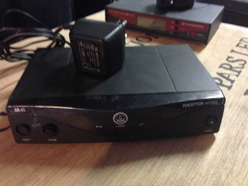 Photo : AKG      SR      45 Recepteur HF