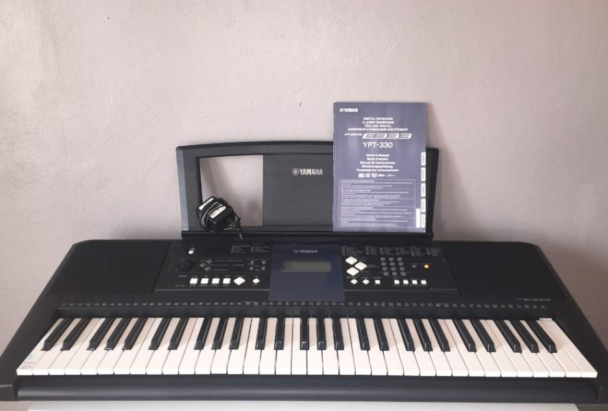 Photo : YAMAHA    YPT    330 Clavier Arrangeur