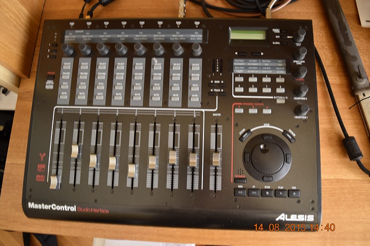 Photo : Surface de  controle Alesis Master Control