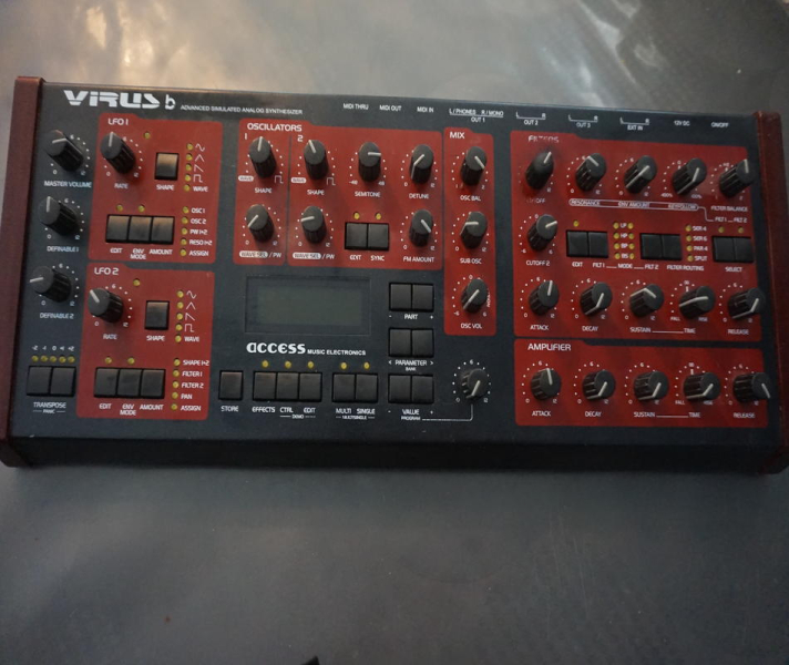 Photo : Expandeur        Access Virus B sous l argus