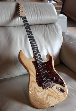 Photo : Tribute G&L S 500 + accessoires