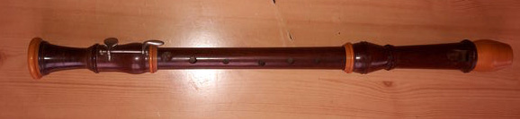 Photo : Flute   a   bec  tenor en bois