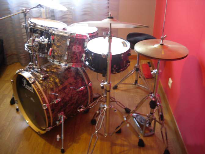 Photo : Batterie  Pearl  + Micros + Mixette