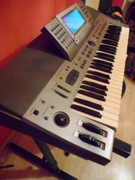 Photo : Technics       KN6000 sans pupitre