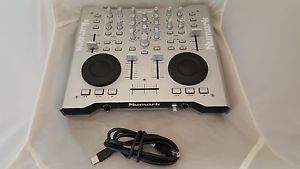 Photo : NUMARK OMNI CONTROL controleur