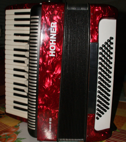 Photo : Accordeon Hohner avec sa housse