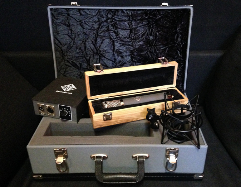 Photo : Telefunken       Elektroakustik R F T  AR 51