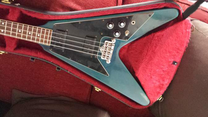 Photo : Gibson FLYING V  Basse de 1981