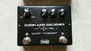 Photo : MXR            MC402 Boost Overdrive