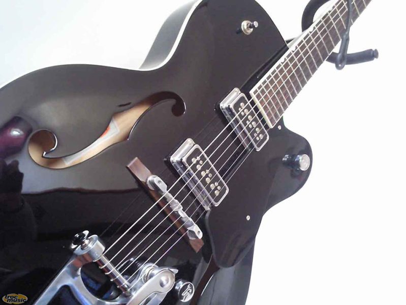 Photo : Gretsch       5125 electromatic noire demi caisse