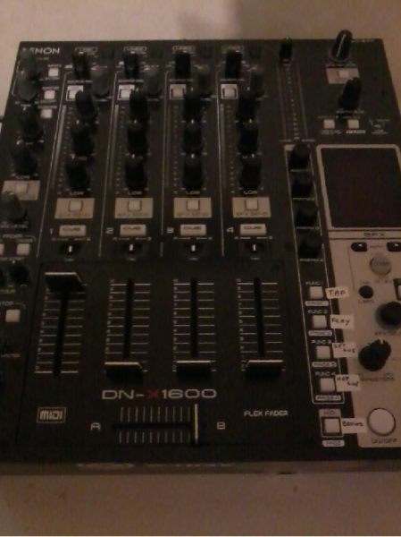 Photo : Denon    DN     X1600 DSP Carte son HQ