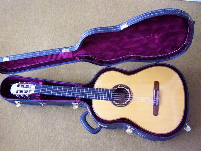 Photo : Guitare         Classique Jean Marie Fouilleul