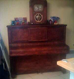 Photo : Piano   droit    Haake Hannover