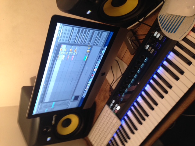 Photo : Komplete S61 Native Instruments + VST KOMPLETE 10