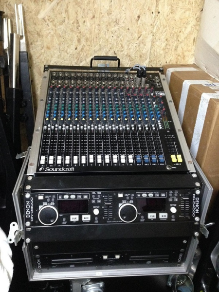 Photo : SOUNDCRAFT  M12  Console de mixage en Flight