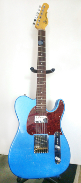 Photo : TRIBUTE   ASAT   G&L LAKE PLACID BLUE