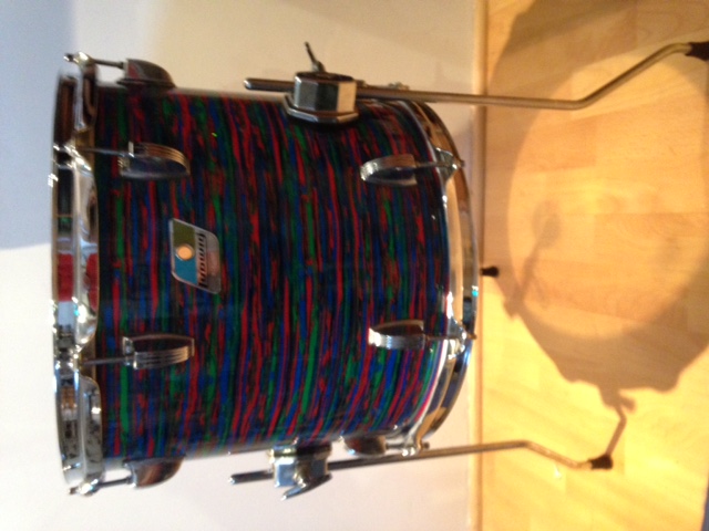 Photo : Ludwig    14     Tom basse