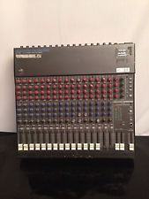 Photo : Mackie         1604 VLZ CR ou Vlz pro USA