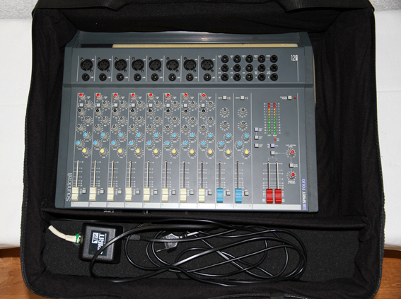 Photo : Soundcraft     12 voies Spirit Folio 12 2