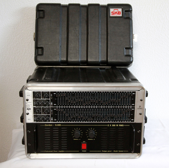 Photo : Behringer   FBQ  6200 + ampli Gordon G600 + Rack