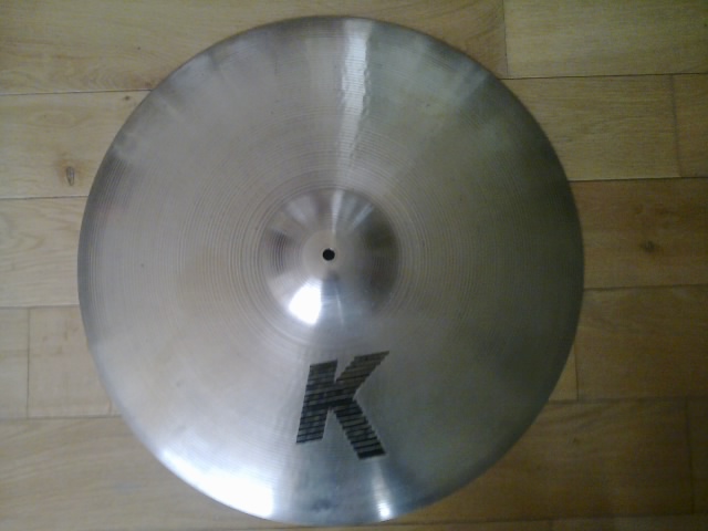 Photo : Zildjian Ride Avedis 22 cymbale vintage