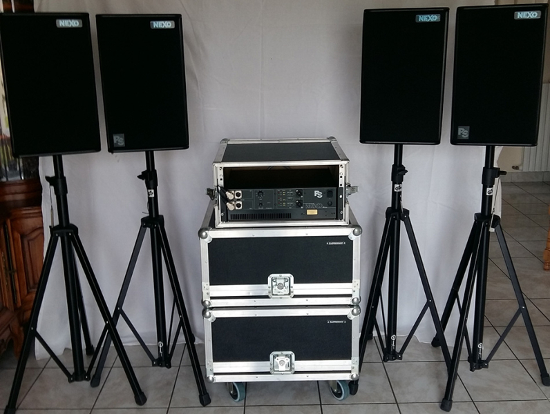 Photo : NEXO             4 PS10 + ampli + flight + pieds