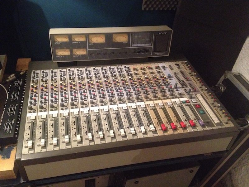 Photo : Console       Sony MCI MXP 2000
