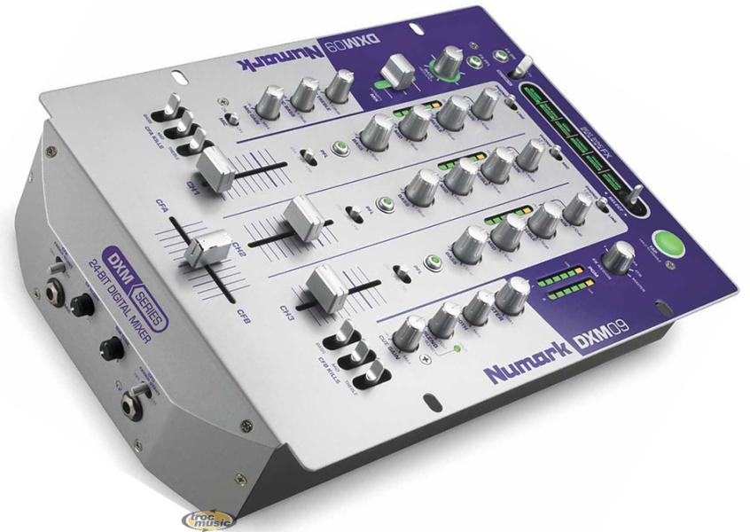 Photo : NUMARK           AXIS 9 + NUMARK DXM 09