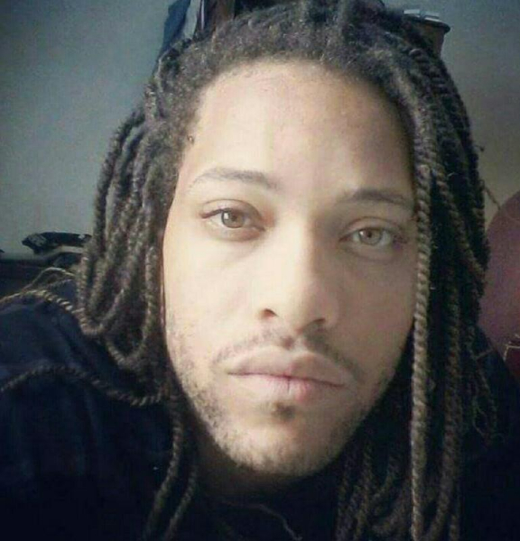 Photo : Artiste chanteur alliant musique occident & afro