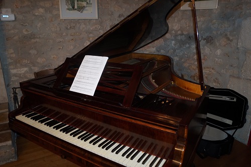 Photo : Piano    Erard   demi queue 212 cm