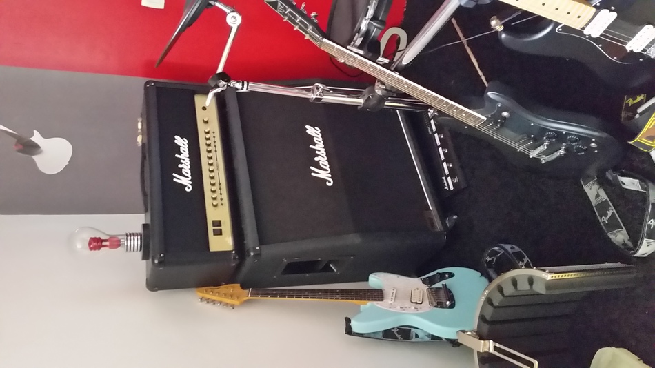 Photo : Marshall        JMD 1 + Baffle Marshall 1960 Lead