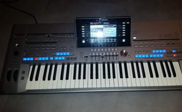 Photo : Yamaha   Tyros   5 61XL