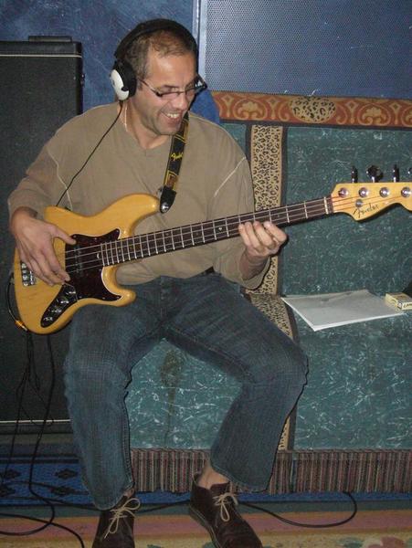 Photo : Bassiste contrebasse pour Groupe Blues sur le 38