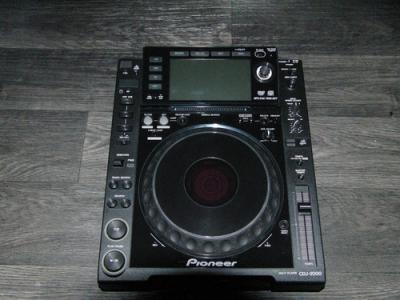 Photo : Pioneer    CDJ   2000 Lecteur CD a plat
