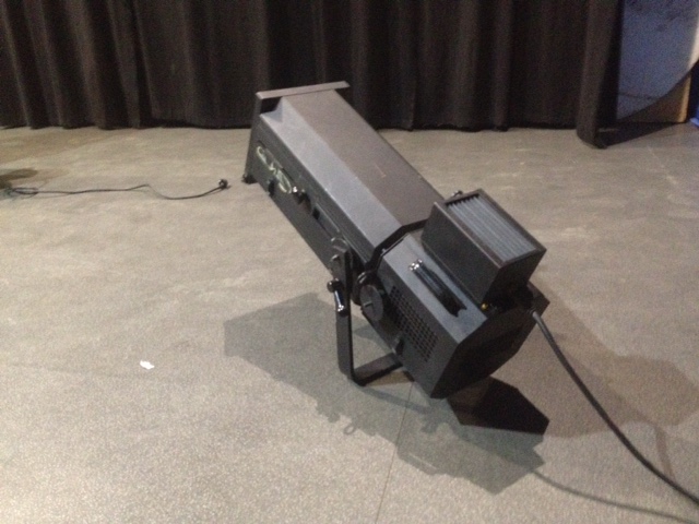 Photo : Projecteurs      Decoupes 2000 watts